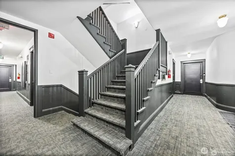 2132 5th Avenue Seattle WA 98121