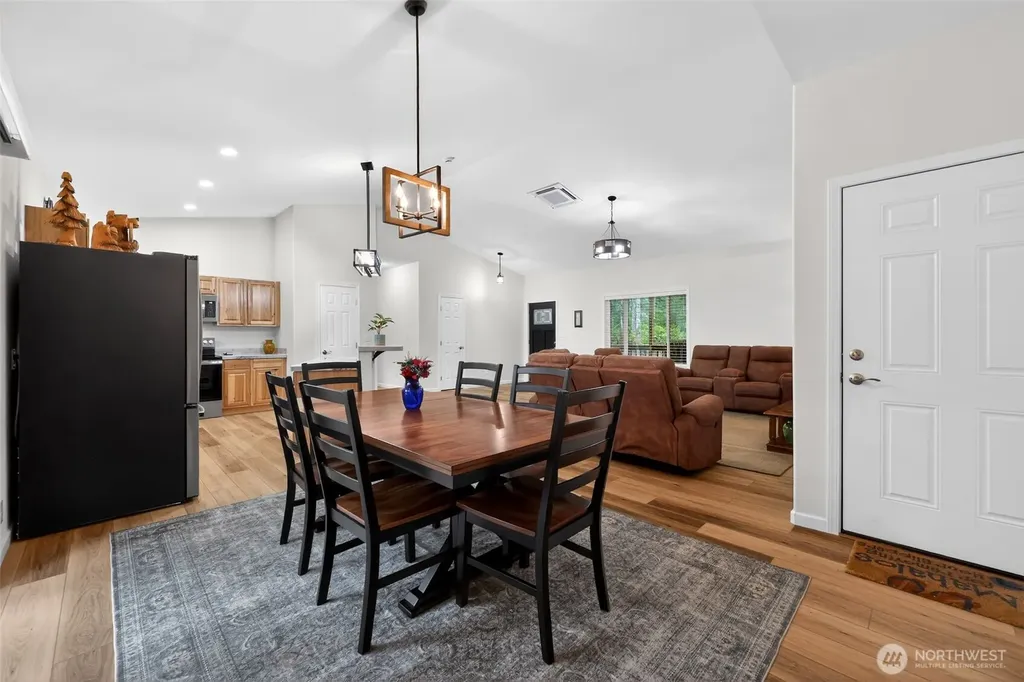 148 E Fox Run Lane Grapeview WA 98546