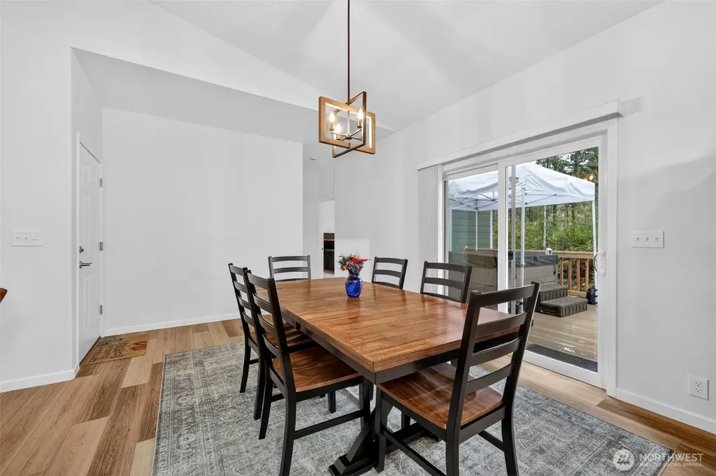 148 E Fox Run Lane Grapeview WA 98546
