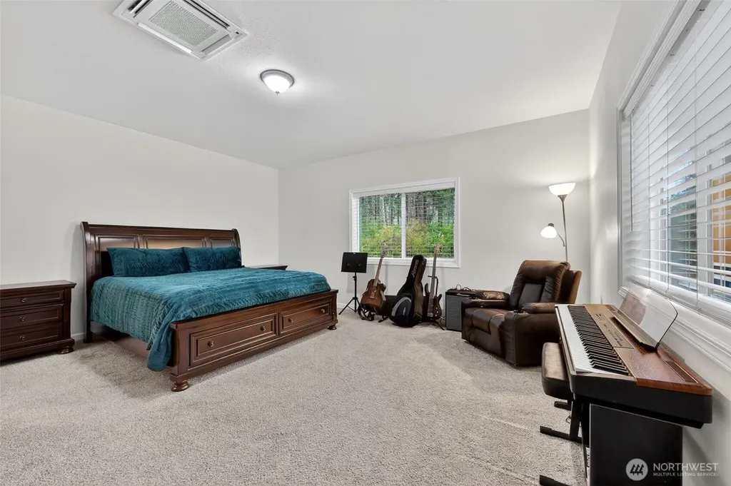 148 E Fox Run Lane Grapeview WA 98546