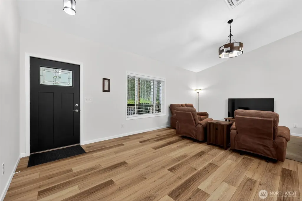 148 E Fox Run Lane Grapeview WA 98546