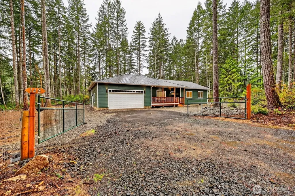 148 E Fox Run Lane Grapeview WA 98546
