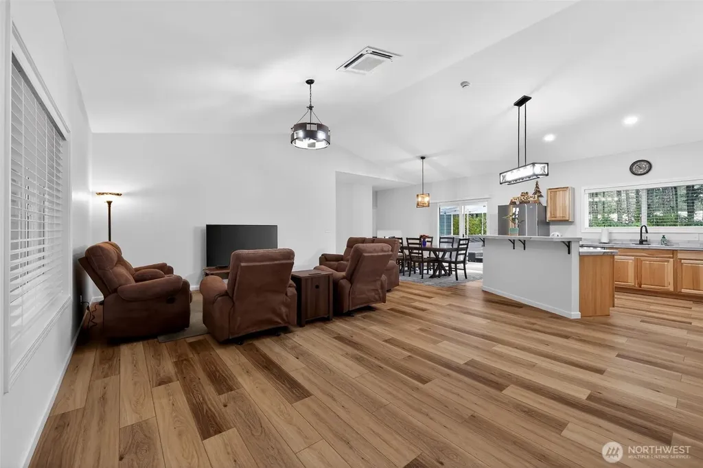 148 E Fox Run Lane Grapeview WA 98546
