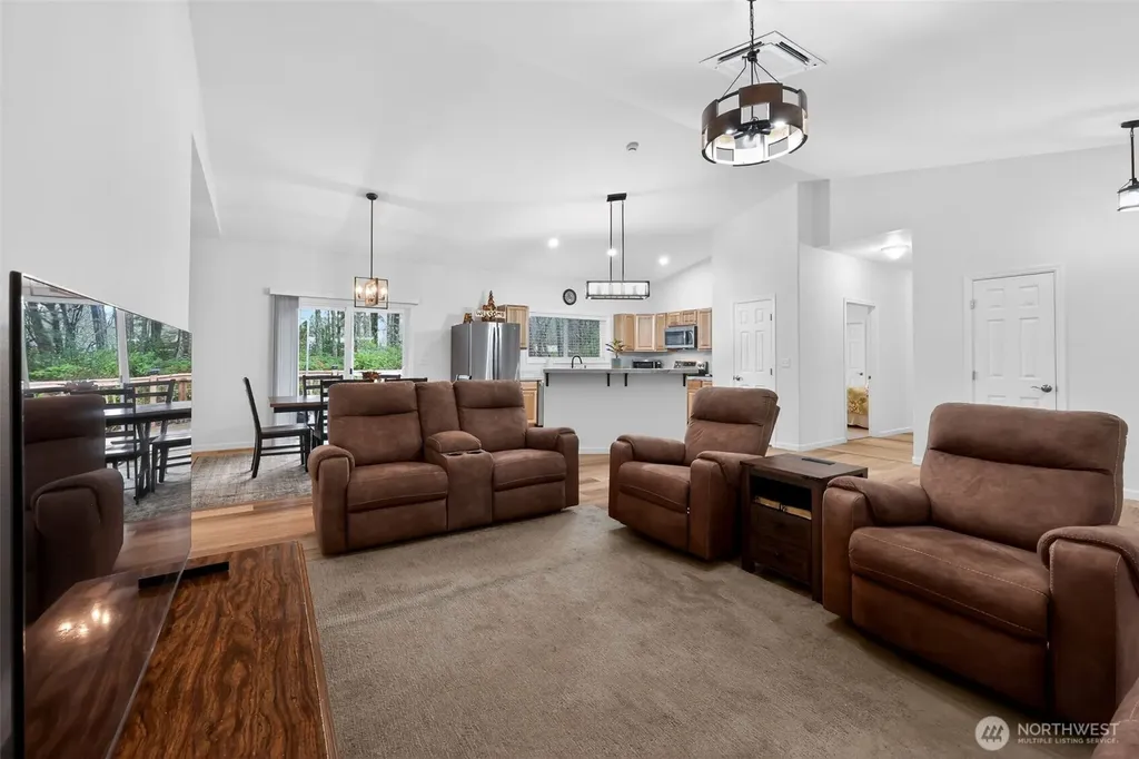 148 E Fox Run Lane Grapeview WA 98546