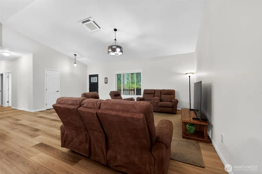 148 E Fox Run Lane Grapeview WA 98546