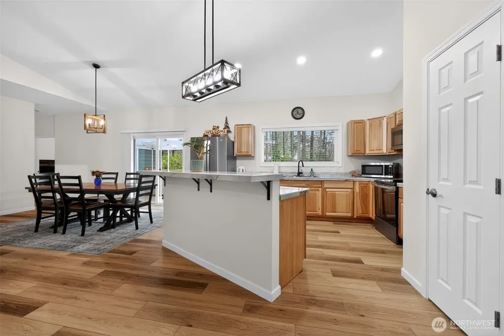 148 E Fox Run Lane Grapeview WA 98546