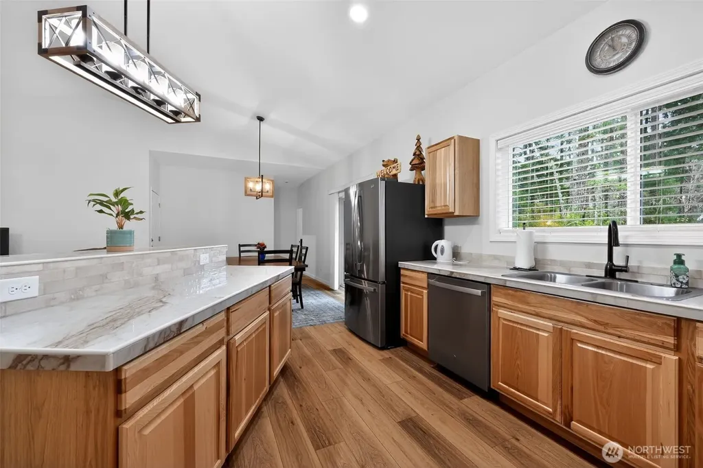 148 E Fox Run Lane Grapeview WA 98546