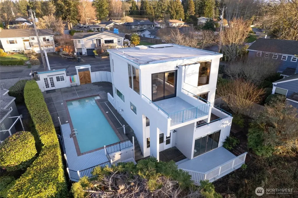 4042 Soundview Drive W University Place WA 98466