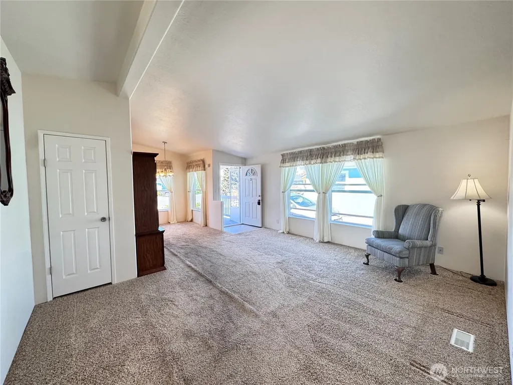 528 N 7th Avenue Sequim WA 98382