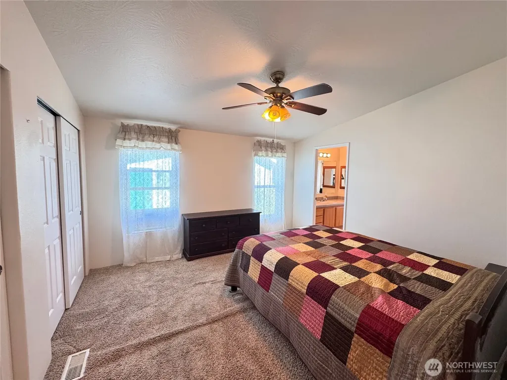 528 N 7th Avenue Sequim WA 98382