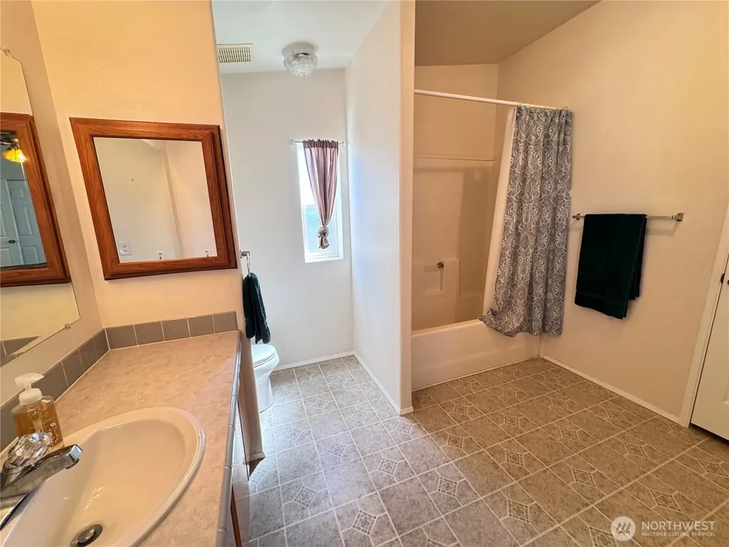 528 N 7th Avenue Sequim WA 98382