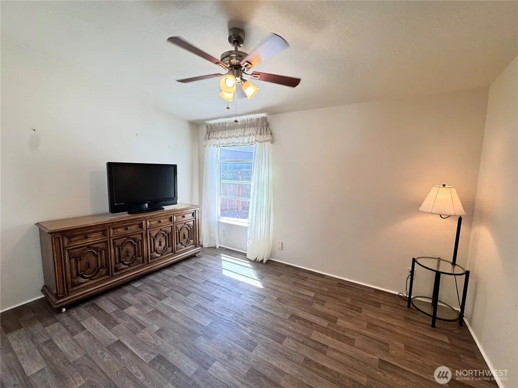 528 N 7th Avenue Sequim WA 98382