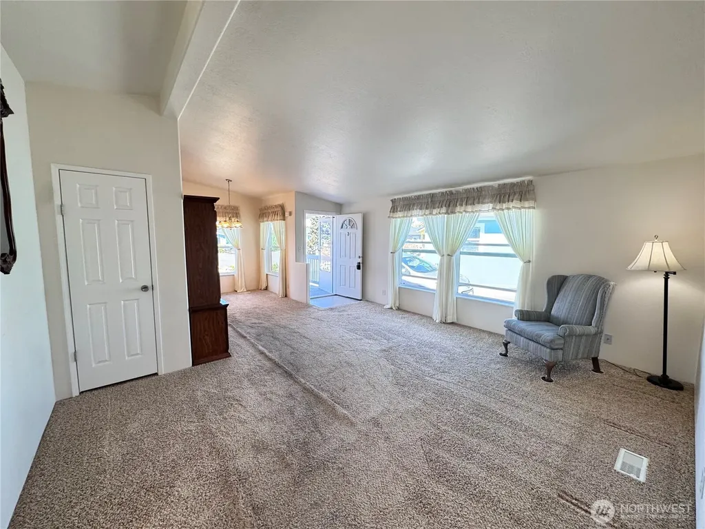 528 N 7th Avenue Sequim WA 98382