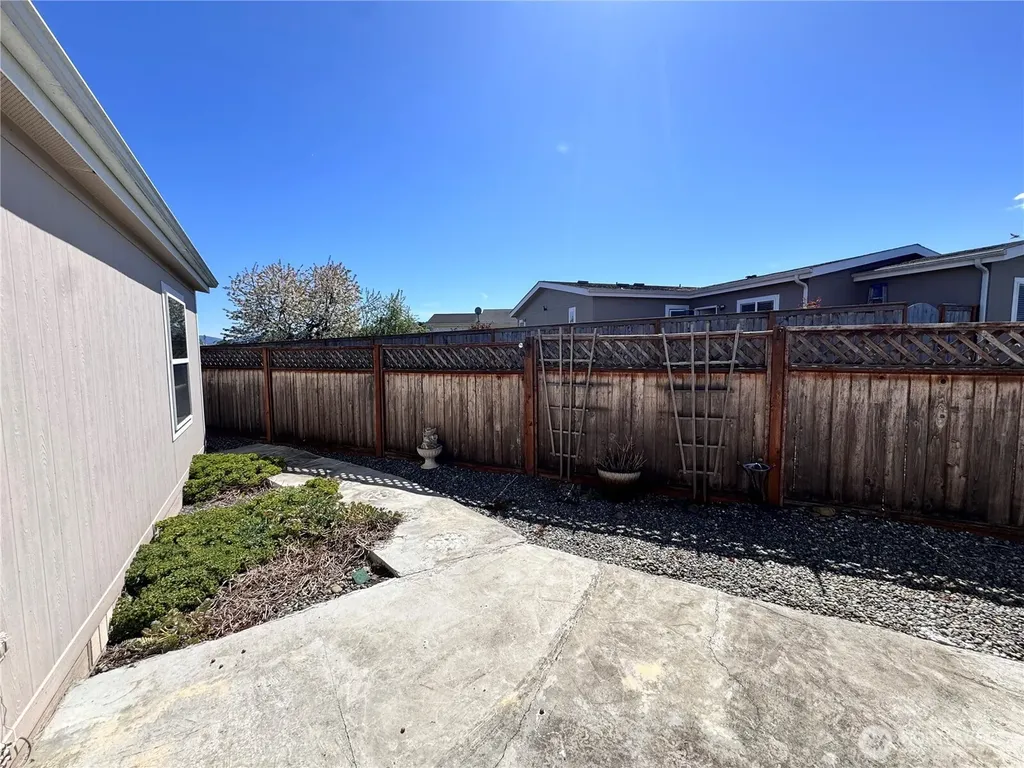 528 N 7th Avenue Sequim WA 98382