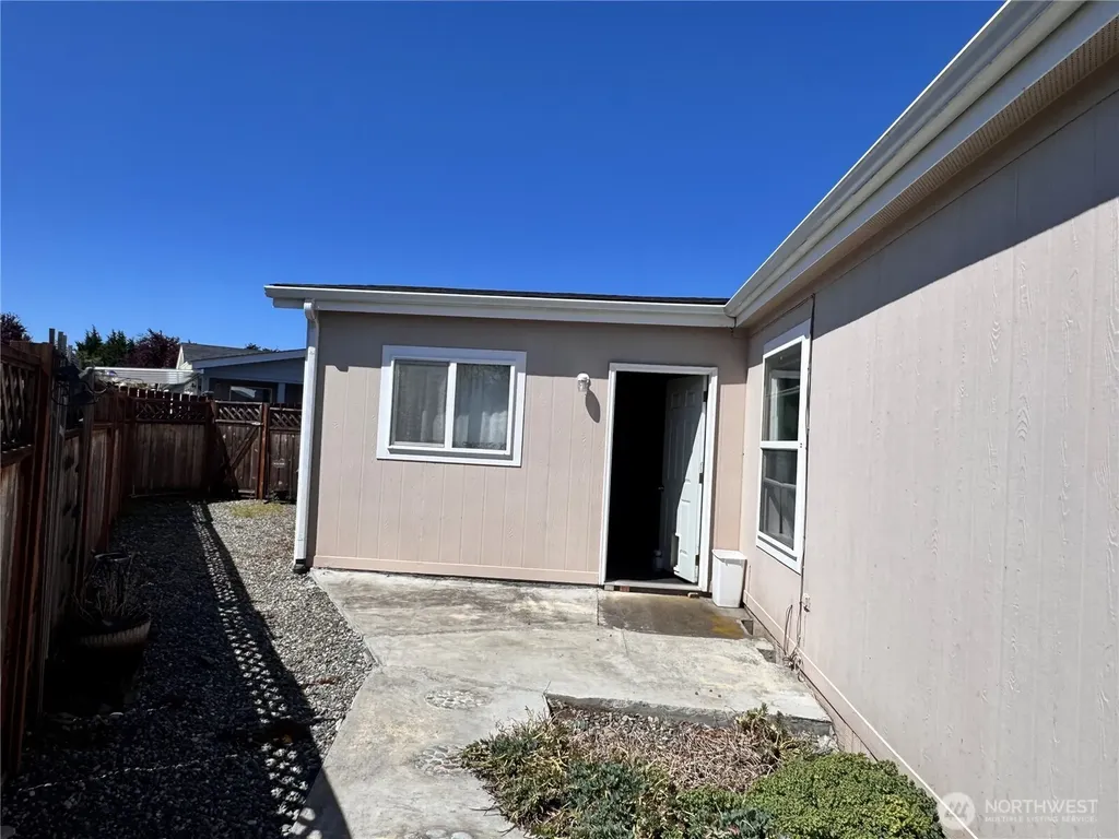 528 N 7th Avenue Sequim WA 98382