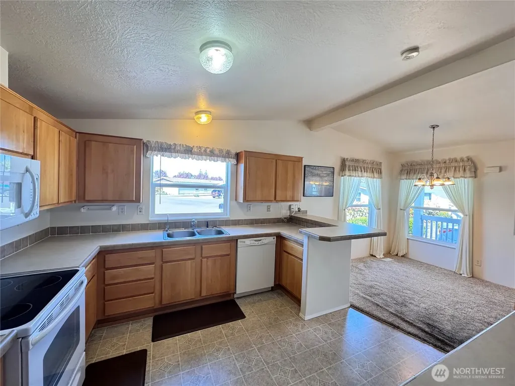 528 N 7th Avenue Sequim WA 98382