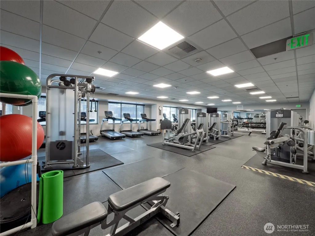 910 Lenora Street Seattle WA 98121
