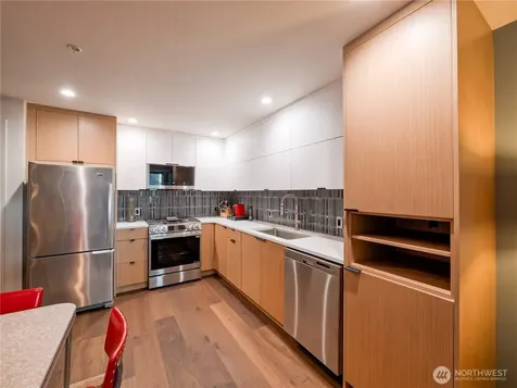 910 Lenora Street Seattle WA 98121