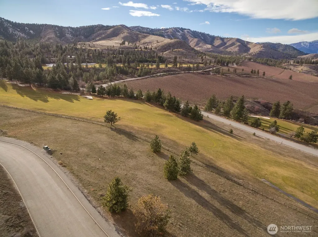 320 Paintbrush Road Chelan WA 98816