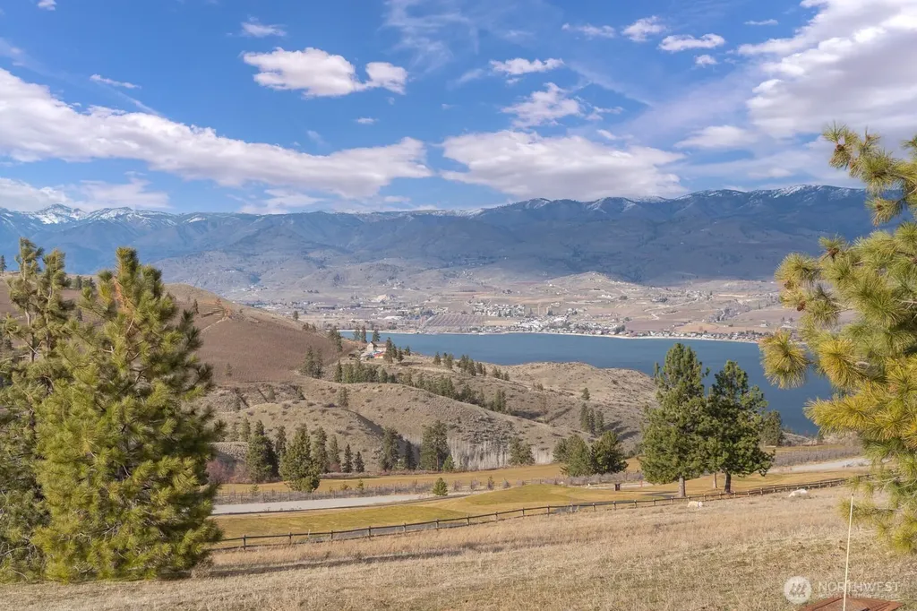 320 Paintbrush Road Chelan WA 98816