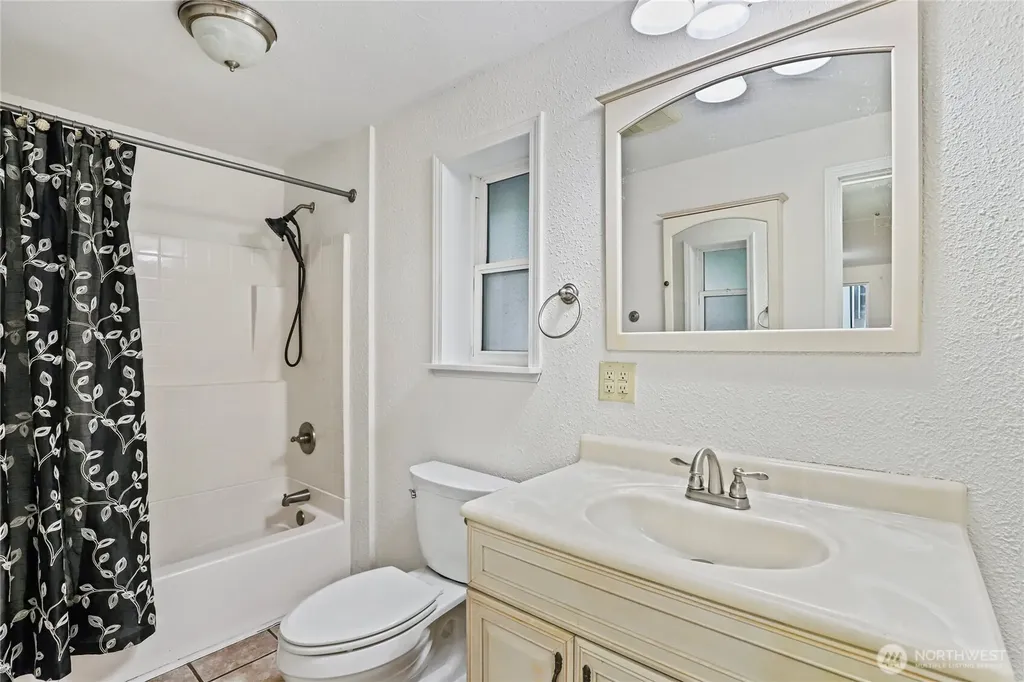 845 SW Shannon Drive Port Orchard WA 98367