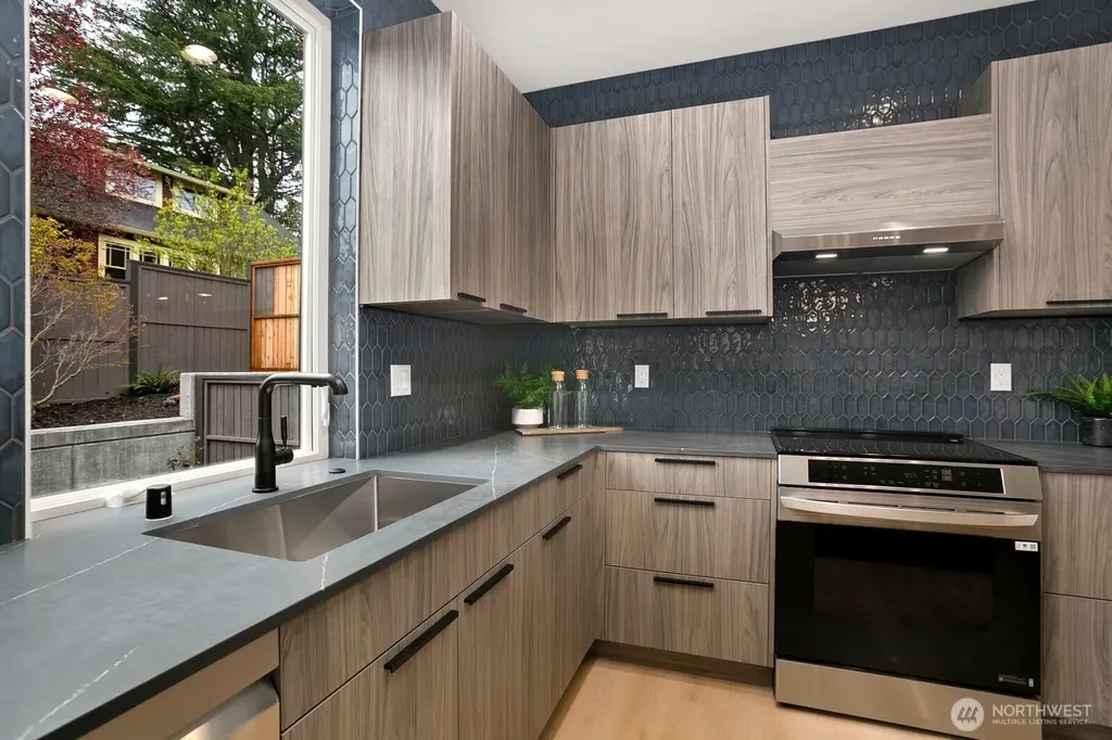 4217 S Findlay Street Seattle WA 98118