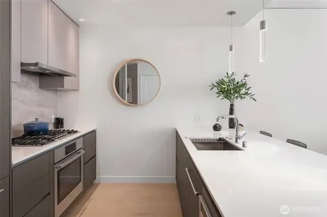 2510 6th Avenue Seattle WA 98121