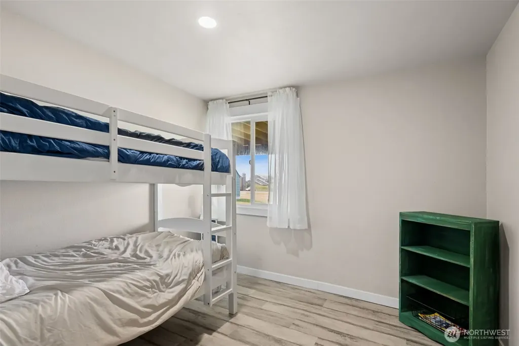 34 4th Street S Pacific Beach WA 98571