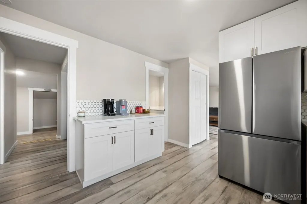 34 4th Street S Pacific Beach WA 98571