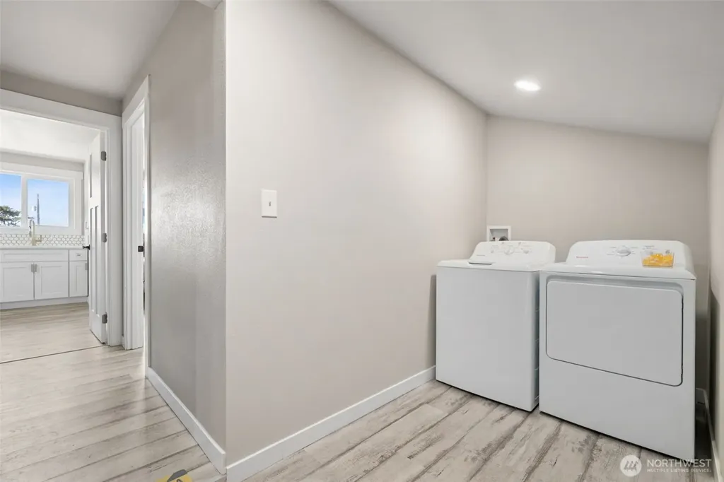 34 4th Street S Pacific Beach WA 98571