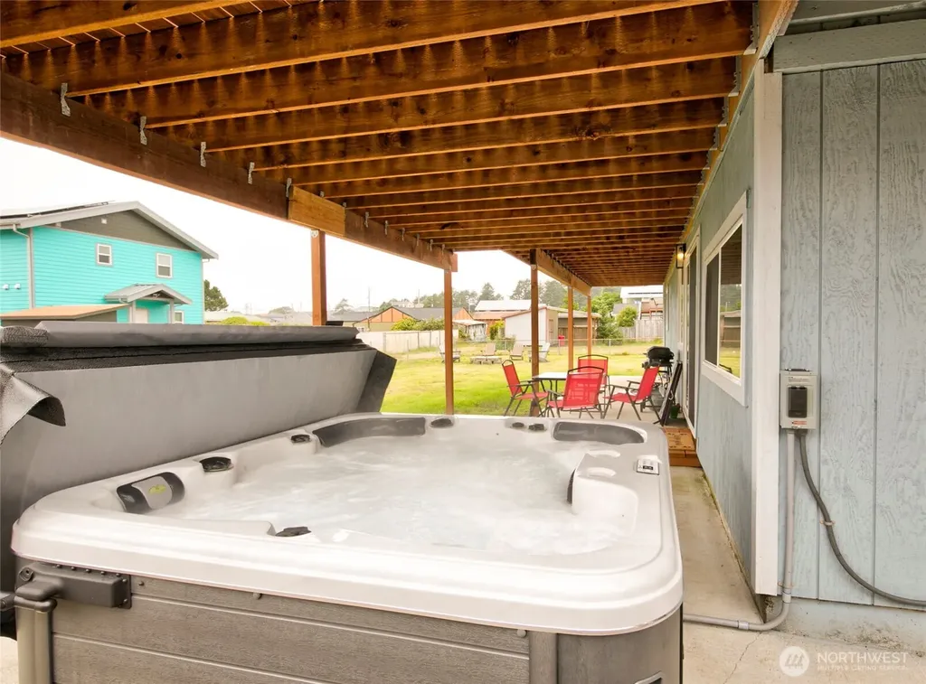 34 4th Street S Pacific Beach WA 98571