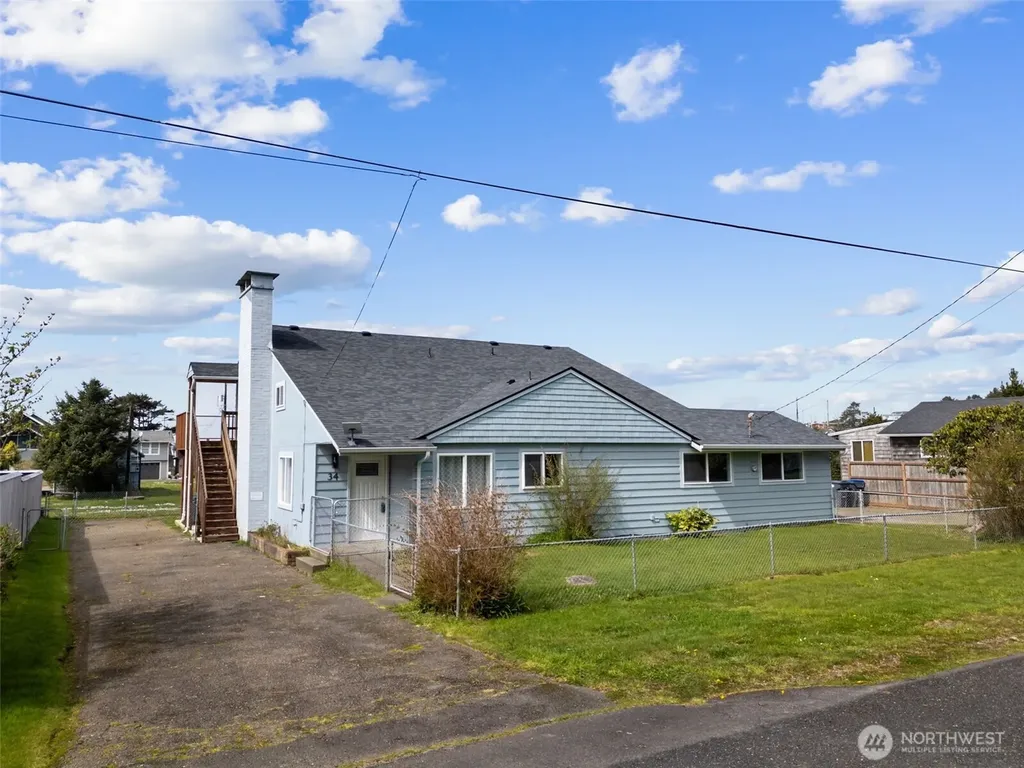 34 4th Street S Pacific Beach WA 98571