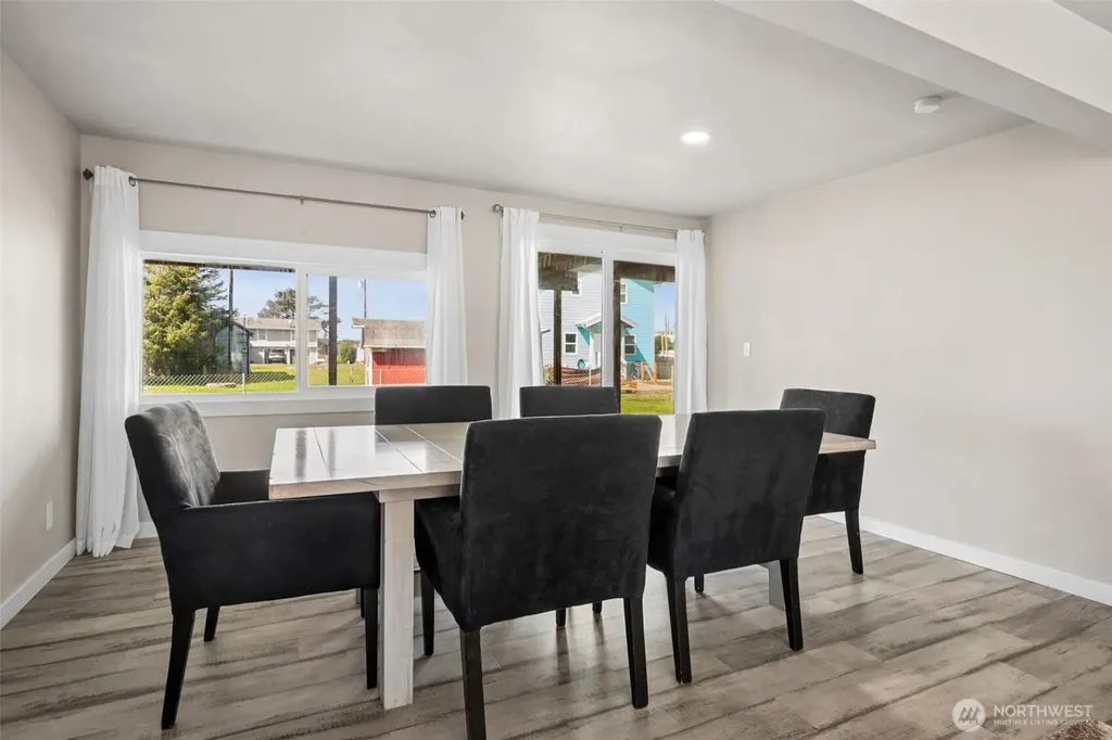 34 4th Street S Pacific Beach WA 98571