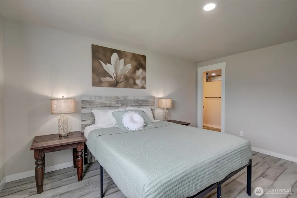 34 4th Street S Pacific Beach WA 98571
