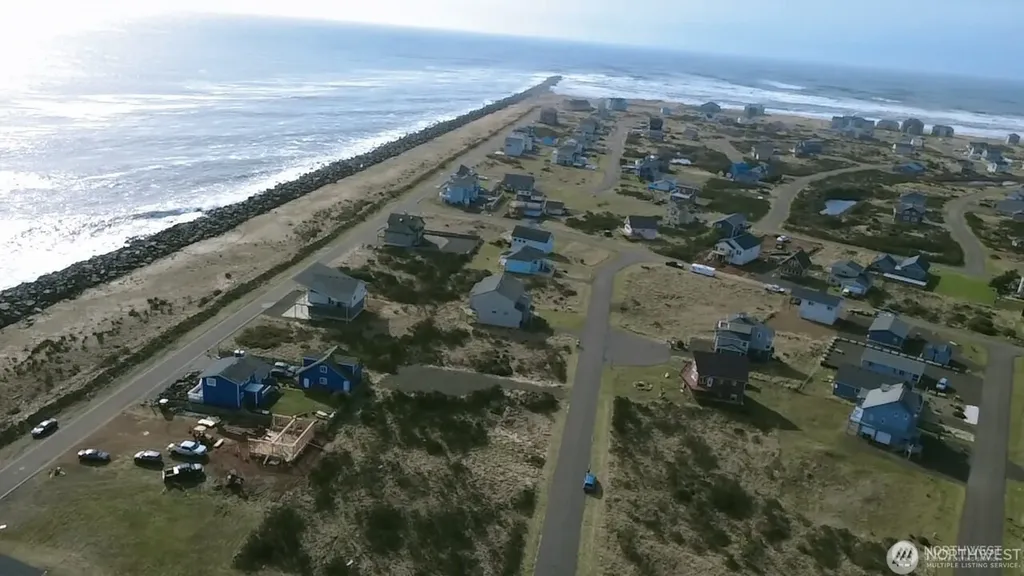 1454 Storm King Avenue Ocean Shores WA 98569