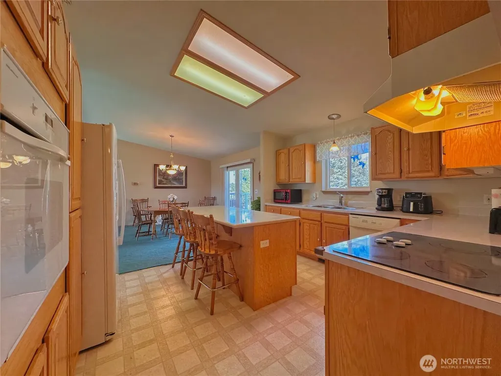 55086 Bay Area Drive NE Electric City WA 99123