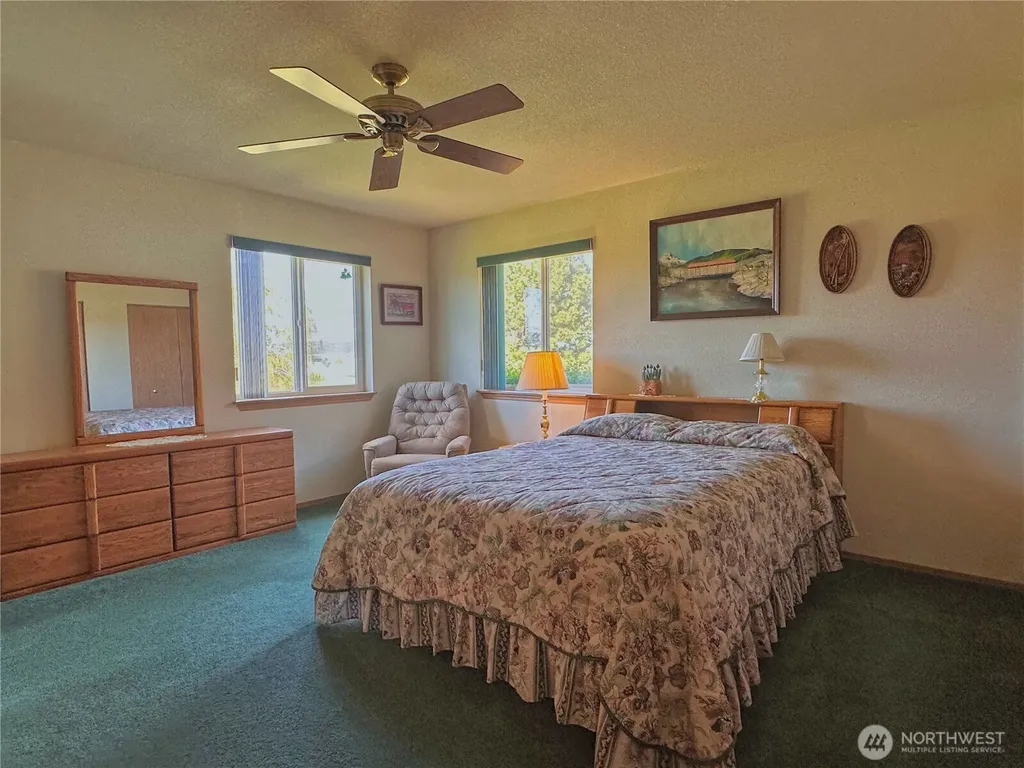 55086 Bay Area Drive NE Electric City WA 99123