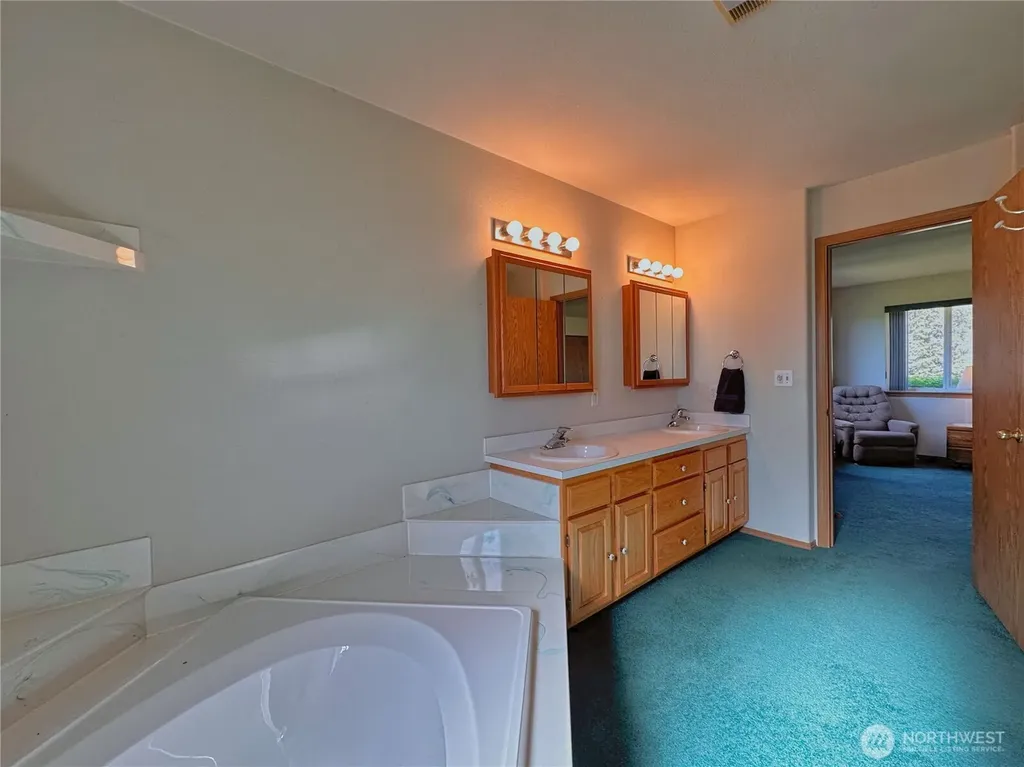 55086 Bay Area Drive NE Electric City WA 99123