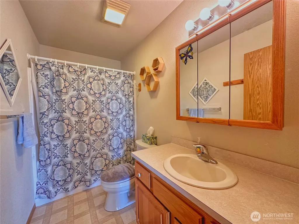55086 Bay Area Drive NE Electric City WA 99123