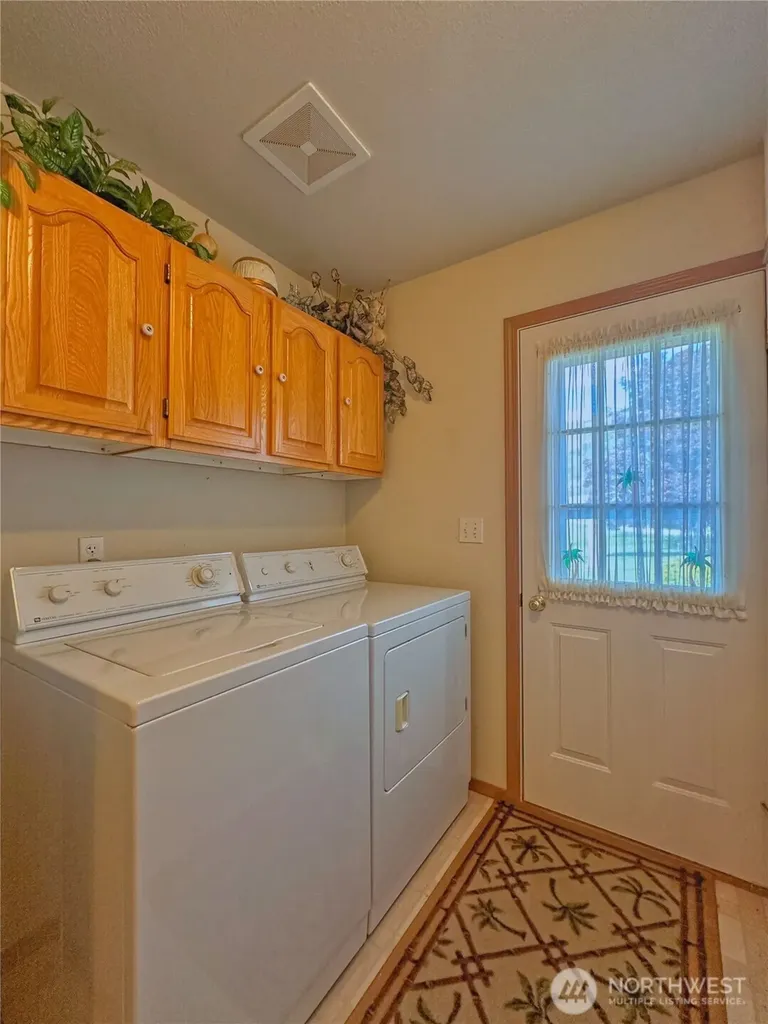 55086 Bay Area Drive NE Electric City WA 99123