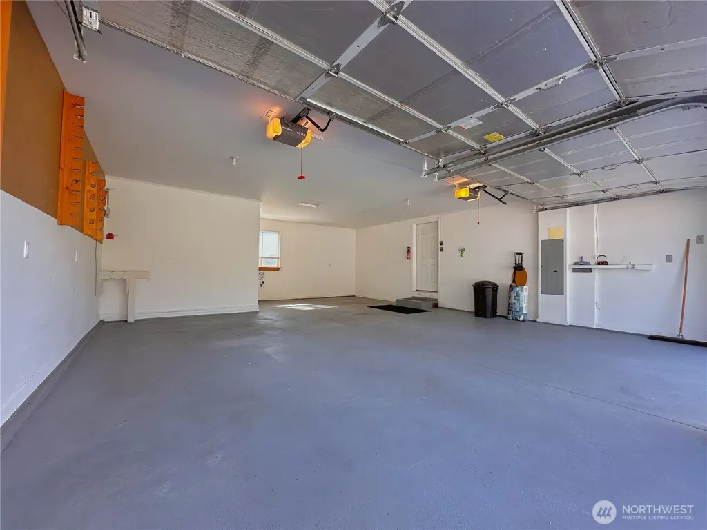 55086 Bay Area Drive NE Electric City WA 99123