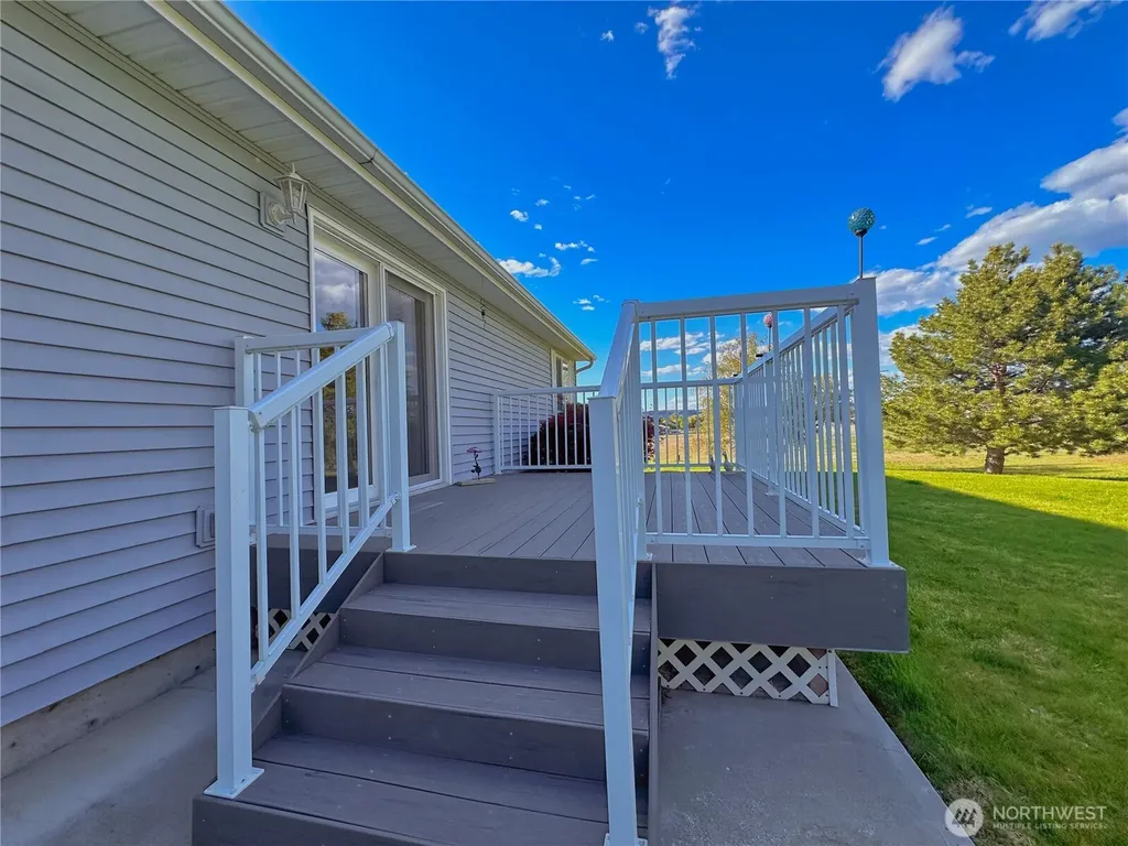 55086 Bay Area Drive NE Electric City WA 99123