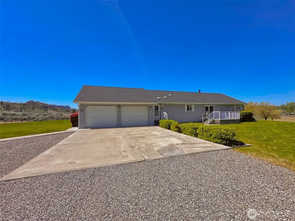 55086 Bay Area Drive NE Electric City WA 99123