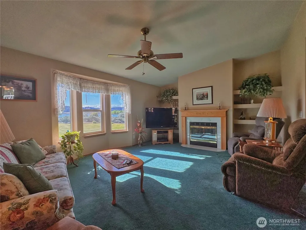 55086 Bay Area Drive NE Electric City WA 99123