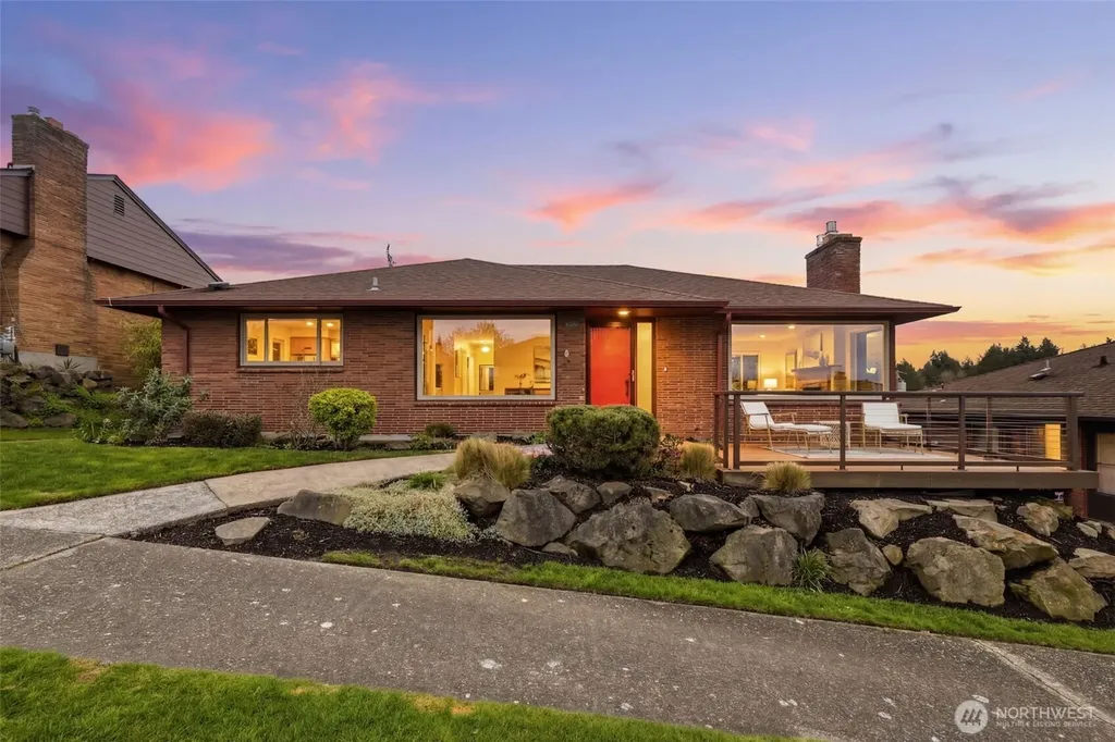 4019 SW Henderson Street Seattle WA 98136