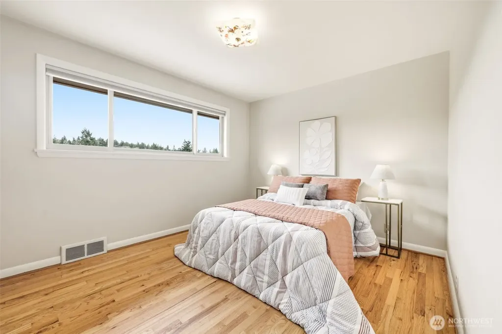 4019 SW Henderson Street Seattle WA 98136