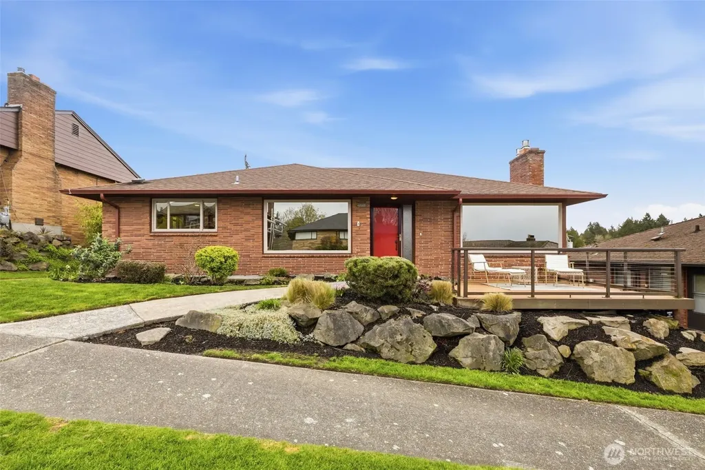 4019 SW Henderson Street Seattle WA 98136