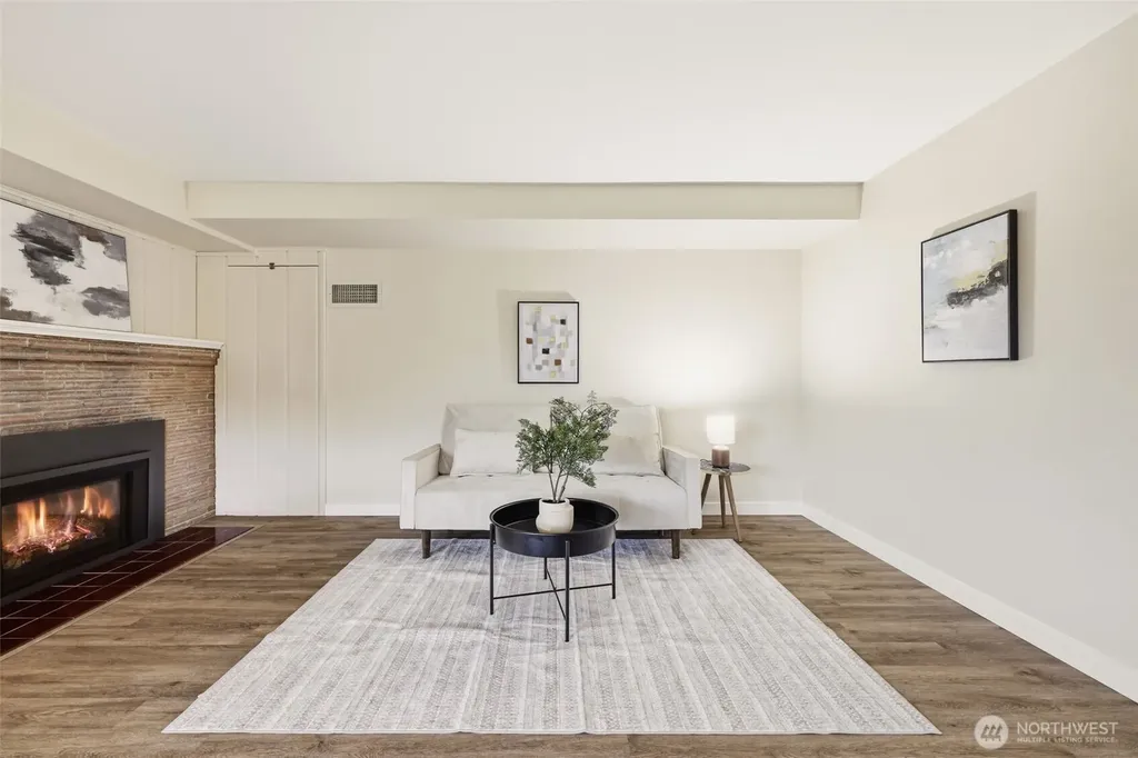 4019 SW Henderson Street Seattle WA 98136
