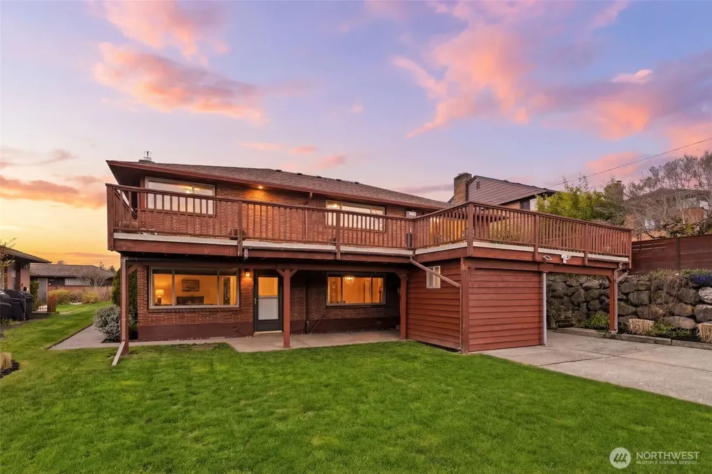 4019 SW Henderson Street Seattle WA 98136
