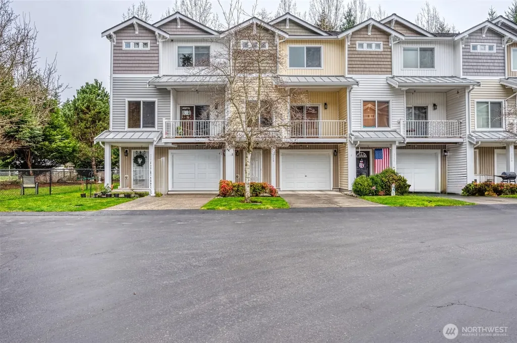 5325 Military Road E Tacoma WA 98446